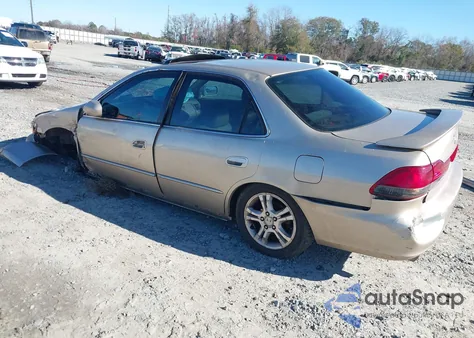 2002 Honda Accord 3.0 Ex z USA, uszkodzony, nr VIN 1HGCG16512A011380